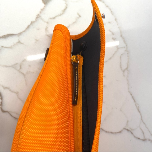 Veuve Clicquot Champagne Bottle Zip Cooler/Cover - Picture 5 of 8